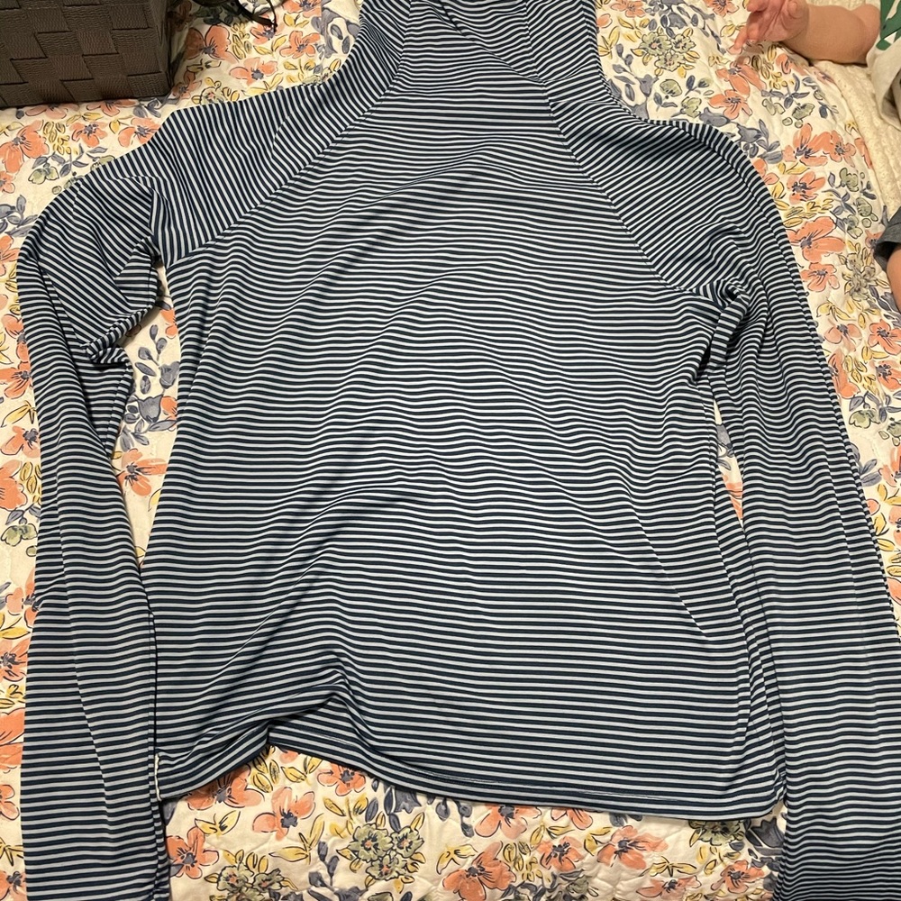 Size small-mile one top